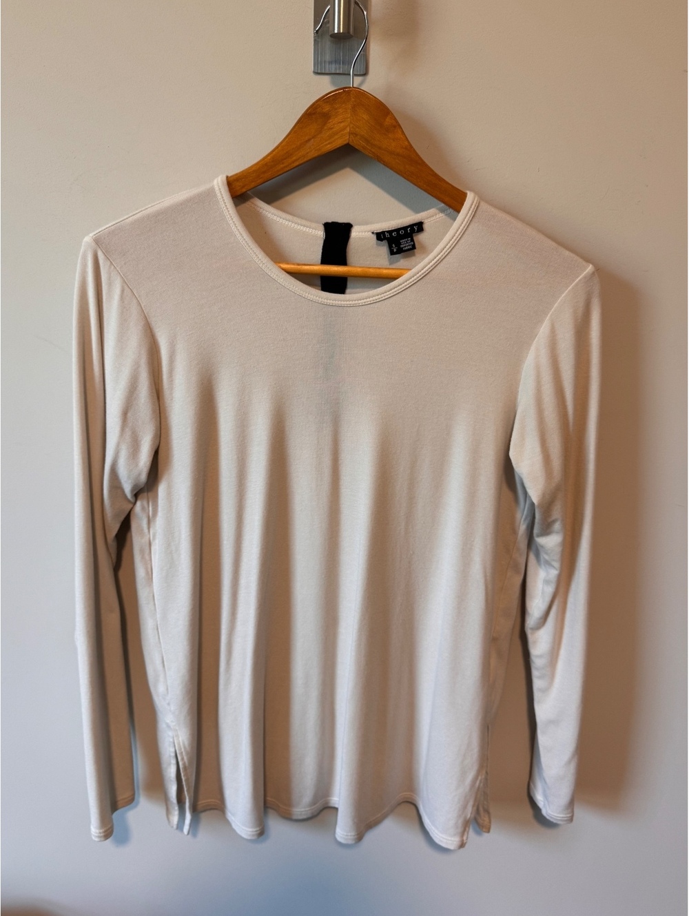 Theory Blisen Ribbed Long Sleeve Top Cream Sz S Button Back Quiet Luxury